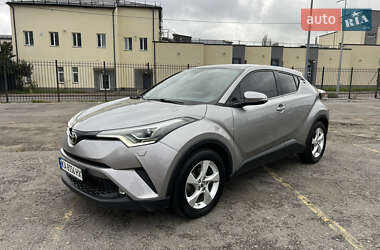 Позашляховик / Кросовер Toyota C-HR 2017 в Києві