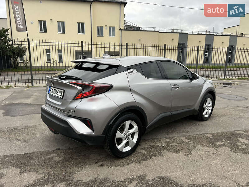 Внедорожник / Кроссовер Toyota C-HR 2017 в Киеве фото 5 Внедорожник / Кроссовер Toyota C-HR 2017 в Киеве
