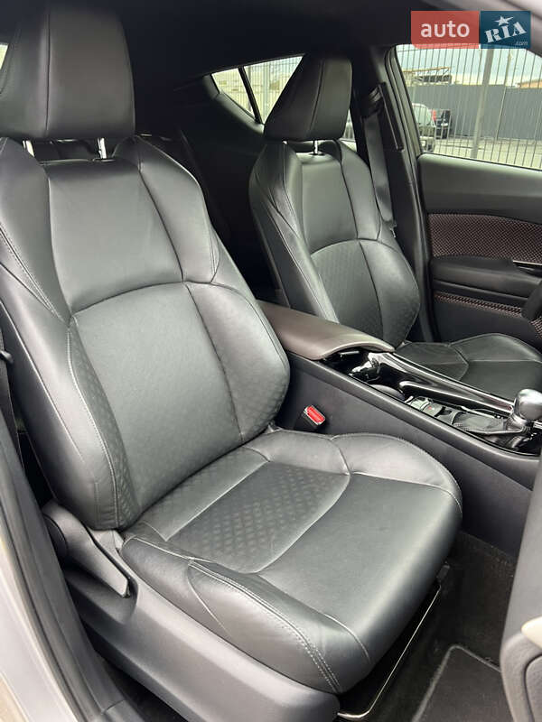 Внедорожник / Кроссовер Toyota C-HR 2017 в Киеве фото 25 Внедорожник / Кроссовер Toyota C-HR 2017 в Киеве