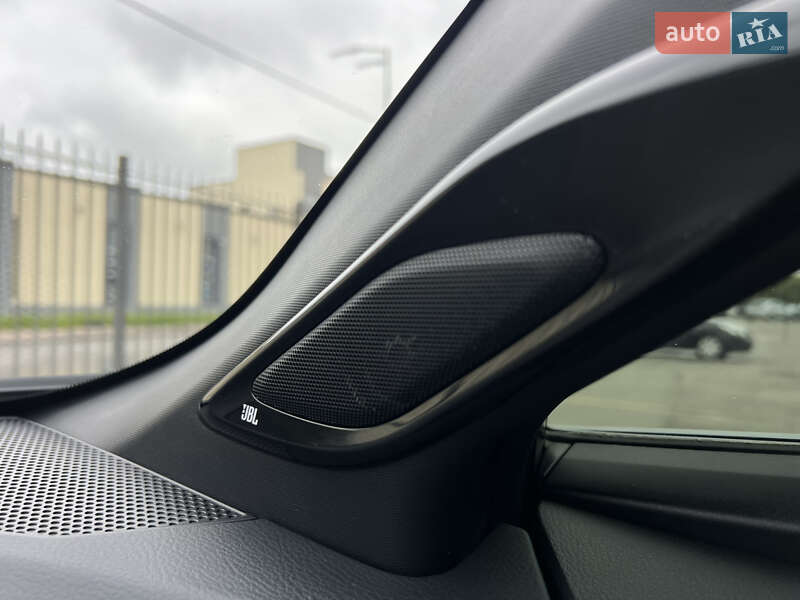 Внедорожник / Кроссовер Toyota C-HR 2017 в Киеве фото 22 Внедорожник / Кроссовер Toyota C-HR 2017 в Киеве