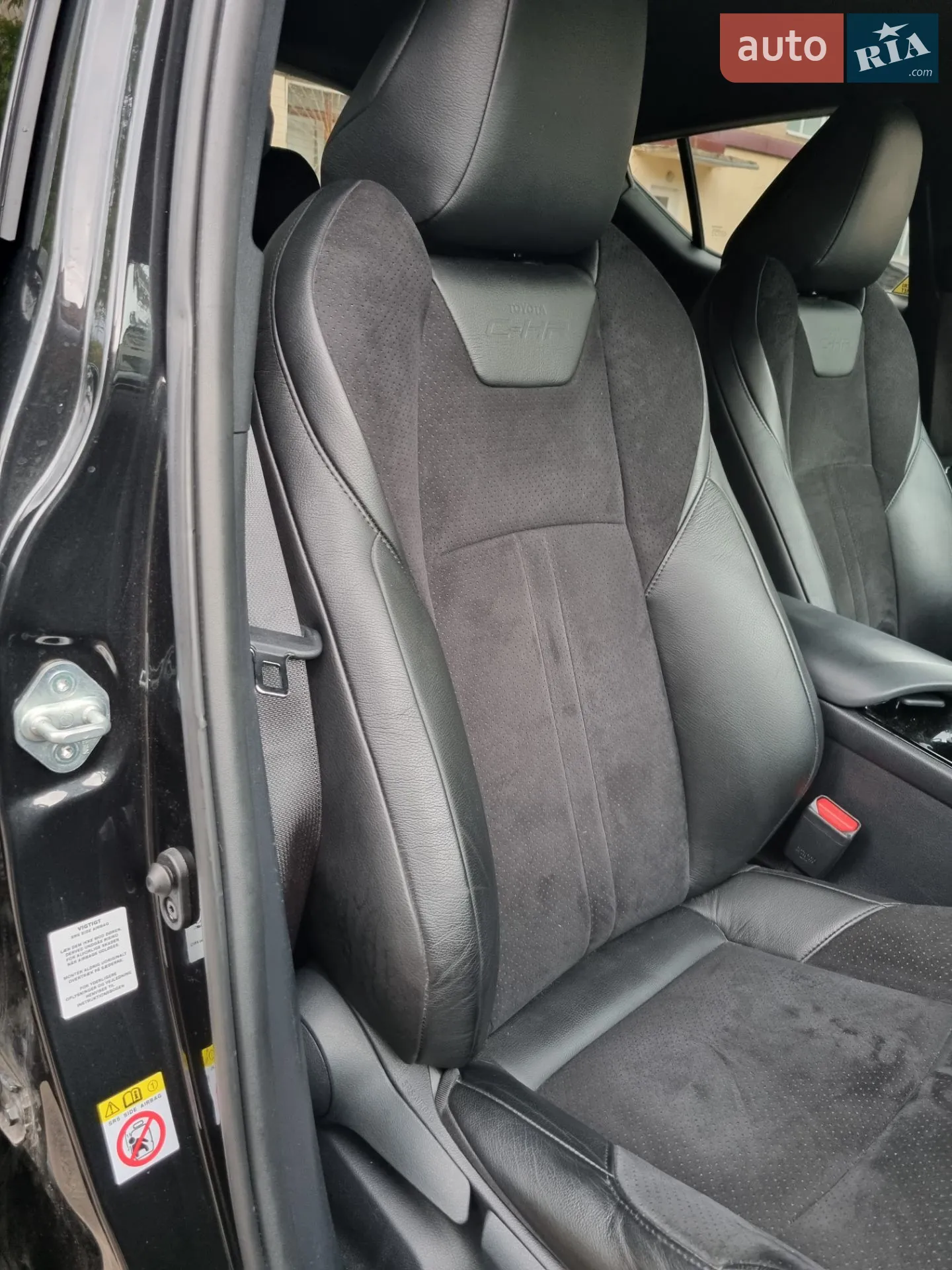 2019 Toyota C-HR - мініатюра 2