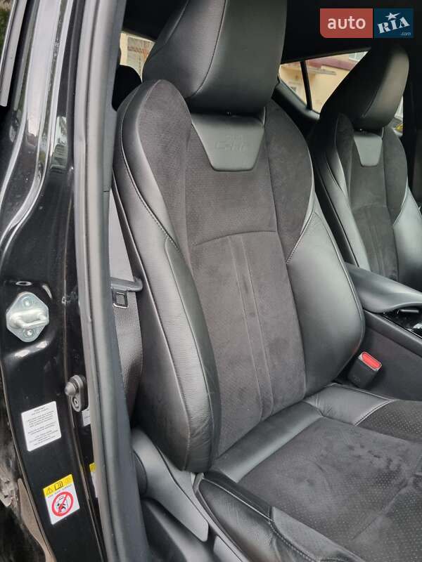 Внедорожник / Кроссовер Toyota C-HR 2019 в Житомире фото 2 Внедорожник / Кроссовер Toyota C-HR 2019 в Житомире