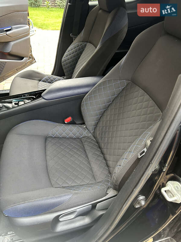 Внедорожник / Кроссовер Toyota C-HR 2020 в Киеве