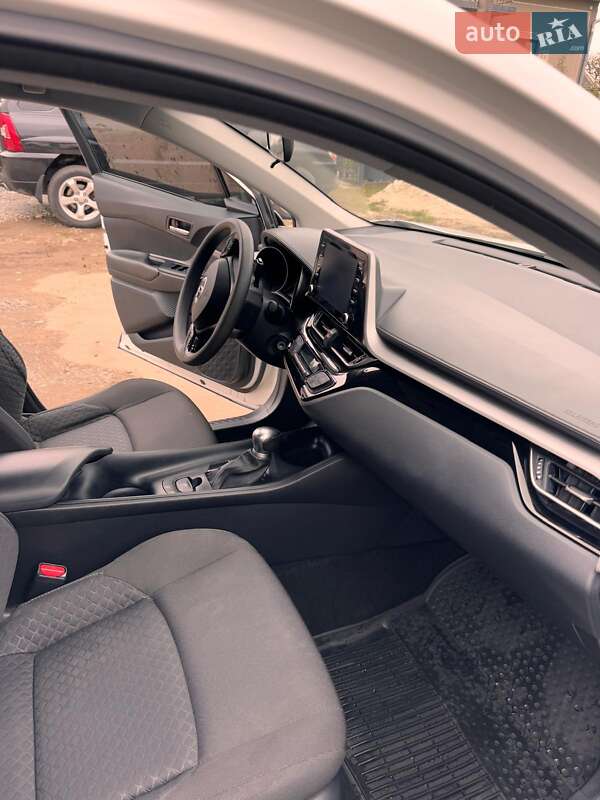 Позашляховик / Кросовер Toyota C-HR 2019 в Івано-Франківську