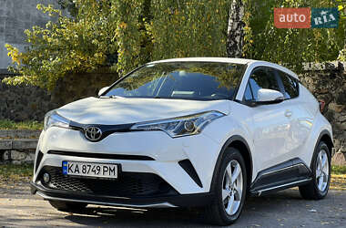 Внедорожник / Кроссовер Toyota C-HR 2018 в Киеве