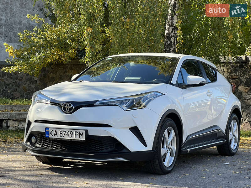 Внедорожник / Кроссовер Toyota C-HR 2018 в Киеве