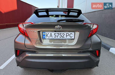 Внедорожник / Кроссовер Toyota C-HR 2021 в 