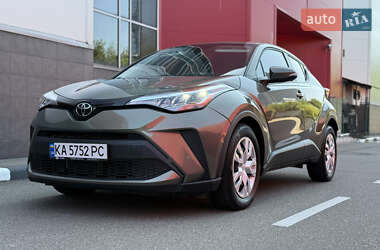 Внедорожник / Кроссовер Toyota C-HR 2021 в 