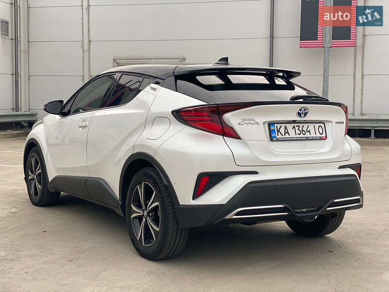 Внедорожник / Кроссовер Toyota C-HR 2022 в Киеве