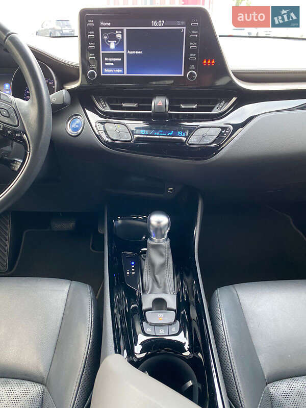 Внедорожник / Кроссовер Toyota C-HR 2022 в Киеве