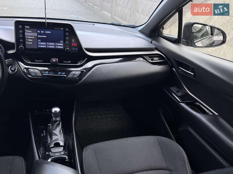 Позашляховик / Кросовер Toyota C-HR 2019 в Одесі