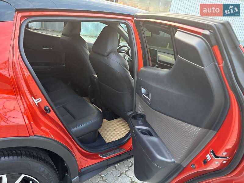 Внедорожник / Кроссовер Toyota C-HR 2019 в Черновцах фото 10 Внедорожник / Кроссовер Toyota C-HR 2019 в Черновцах