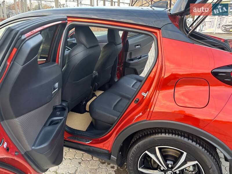 Внедорожник / Кроссовер Toyota C-HR 2019 в Черновцах фото 13 Внедорожник / Кроссовер Toyota C-HR 2019 в Черновцах