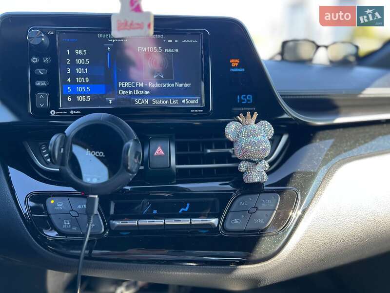 Позашляховик / Кросовер Toyota C-HR 2017 в Києві