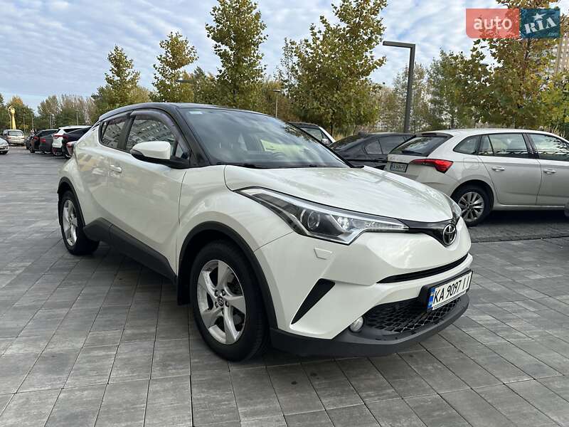 Toyota C-HR 2016