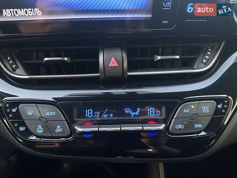 Внедорожник / Кроссовер Toyota C-HR 2016 в Киеве