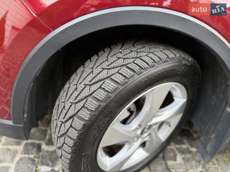 Позашляховик / Кросовер Toyota C-HR 2018 в Дніпрі фото 13 Позашляховик / Кросовер Toyota C-HR 2018 в Дніпрі