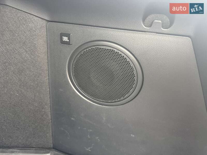 Позашляховик / Кросовер Toyota C-HR 2019 в Дніпрі фото 21 Позашляховик / Кросовер Toyota C-HR 2019 в Дніпрі