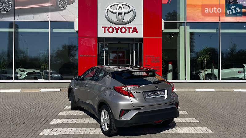 Позашляховик / Кросовер Toyota C-HR 2016 в Запоріжжі