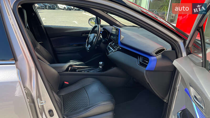 Позашляховик / Кросовер Toyota C-HR 2016 в Запоріжжі