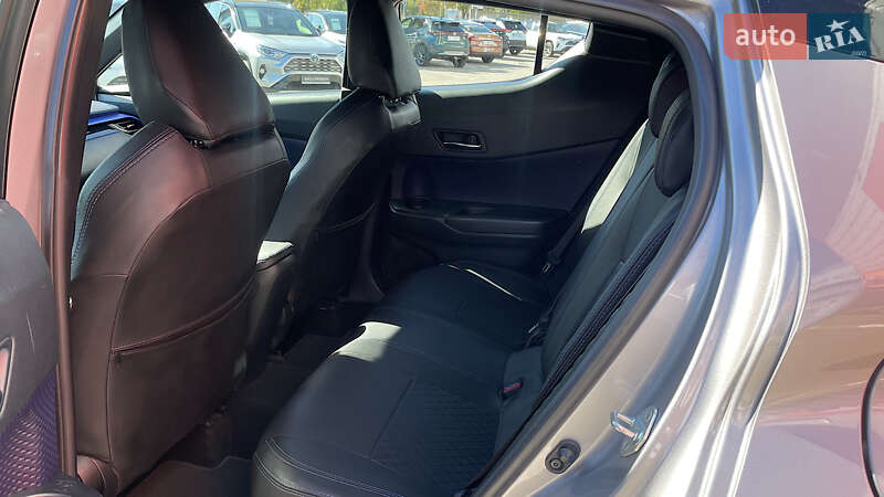 Позашляховик / Кросовер Toyota C-HR 2016 в Запоріжжі