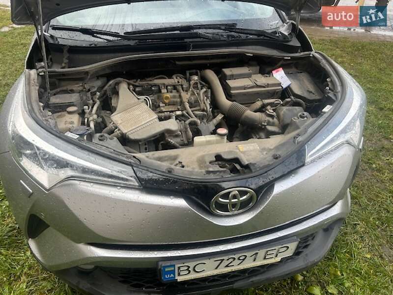 Внедорожник / Кроссовер Toyota C-HR 2016 в Львове