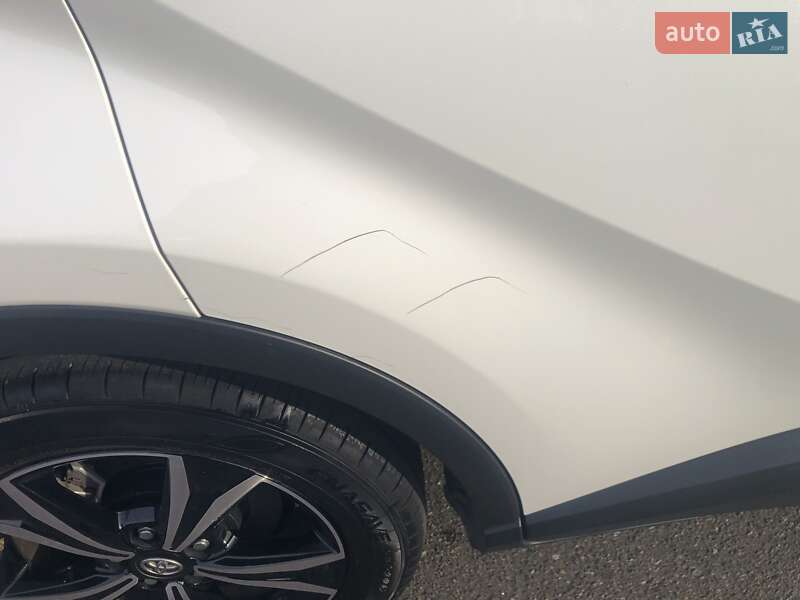 Позашляховик / Кросовер Toyota C-HR 2021 в Києві