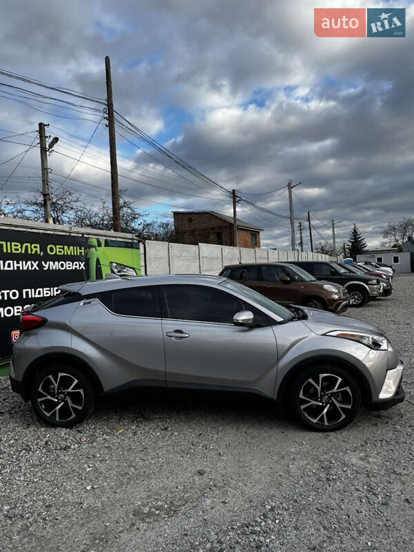 Позашляховик / Кросовер Toyota C-HR 2018 в Білій Церкві фото 3 Позашляховик / Кросовер Toyota C-HR 2018 в Білій Церкві