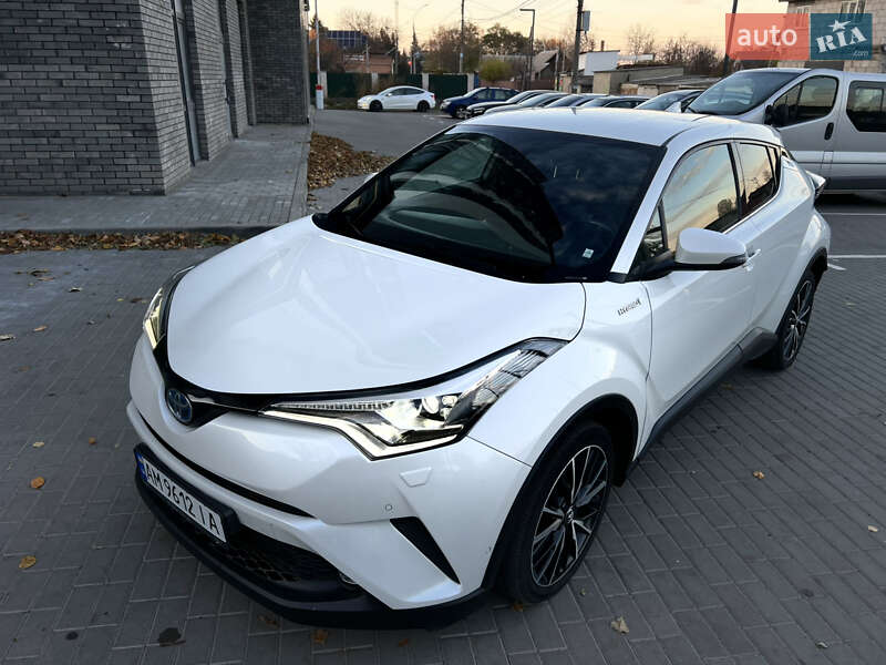 Позашляховик / Кросовер Toyota C-HR 2018 в Києві