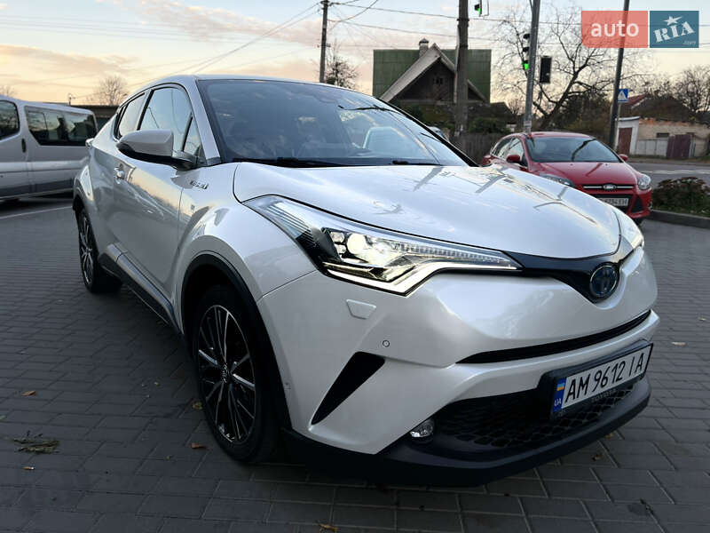 Позашляховик / Кросовер Toyota C-HR 2018 в Києві