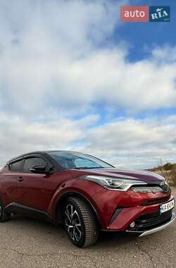 Позашляховик / Кросовер Toyota C-HR 2017 в Києві