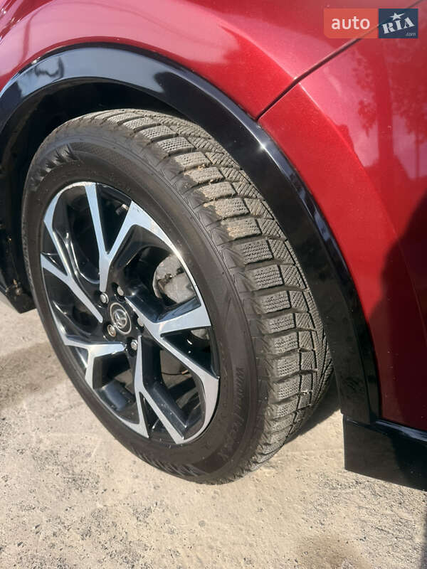 Внедорожник / Кроссовер Toyota C-HR 2017 в Киеве фото 16 Внедорожник / Кроссовер Toyota C-HR 2017 в Киеве