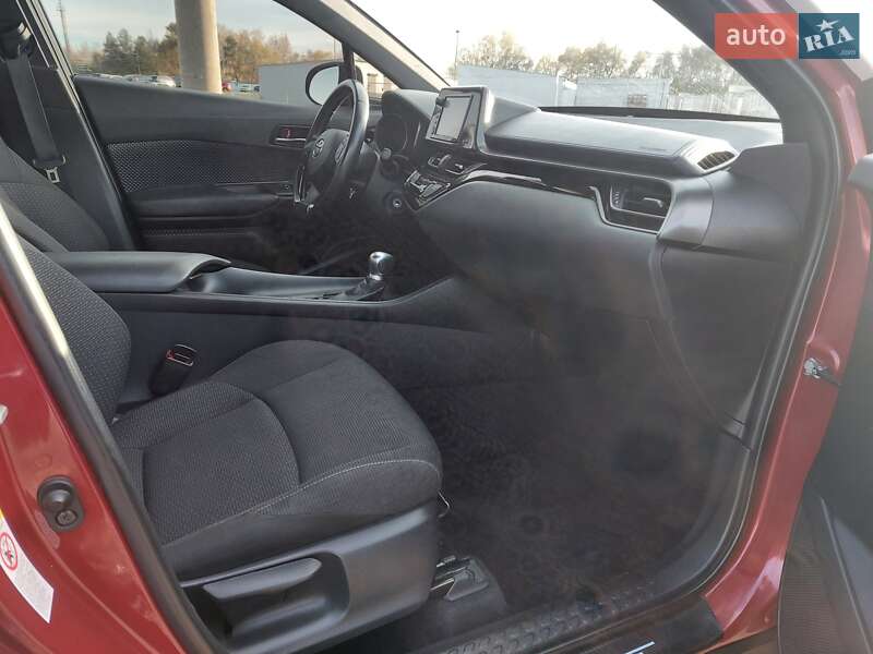 Позашляховик / Кросовер Toyota C-HR 2018 в Києві