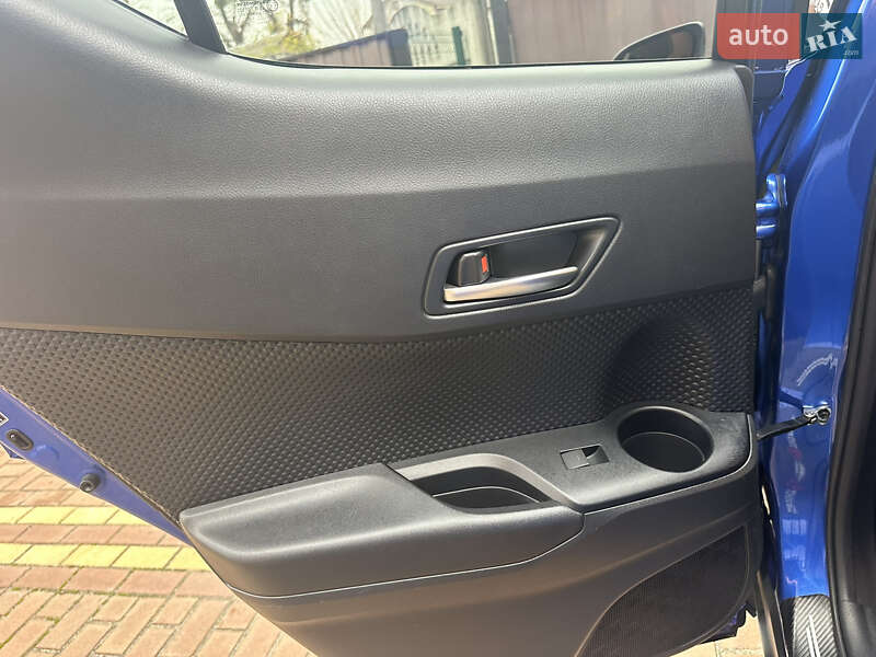 Внедорожник / Кроссовер Toyota C-HR 2020 в Киеве фото 29 Внедорожник / Кроссовер Toyota C-HR 2020 в Киеве