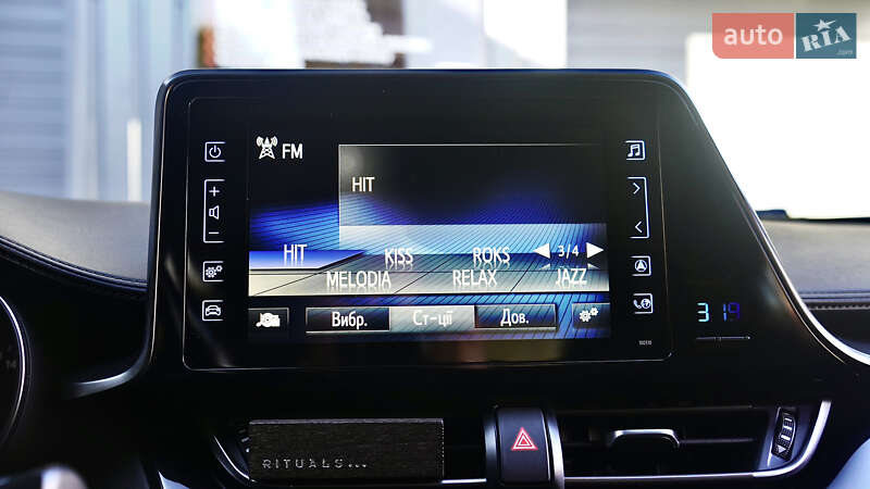 Внедорожник / Кроссовер Toyota C-HR 2017 в Львове фото 30 Внедорожник / Кроссовер Toyota C-HR 2017 в Львове