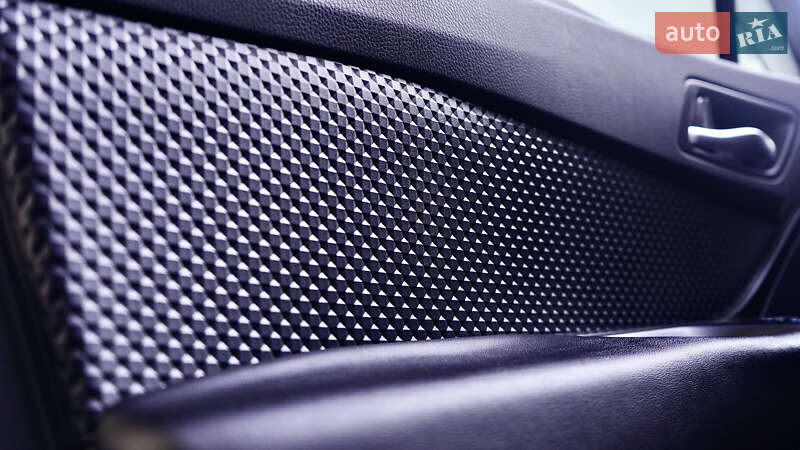 Внедорожник / Кроссовер Toyota C-HR 2017 в Львове фото 35 Внедорожник / Кроссовер Toyota C-HR 2017 в Львове