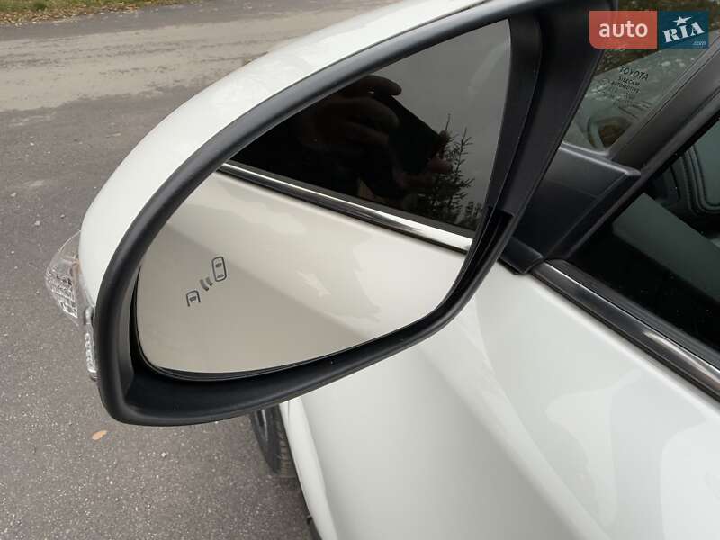 Позашляховик / Кросовер Toyota C-HR 2018 в Києві фото 45 Позашляховик / Кросовер Toyota C-HR 2018 в Києві