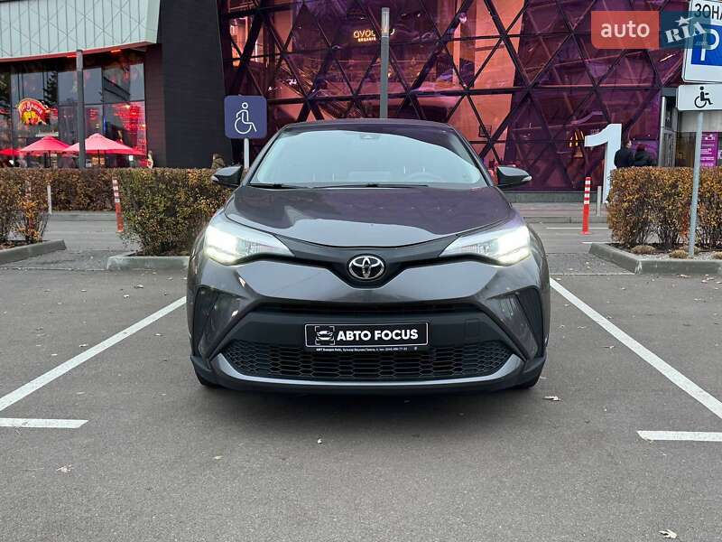 Внедорожник / Кроссовер Toyota C-HR 2019 в Киеве