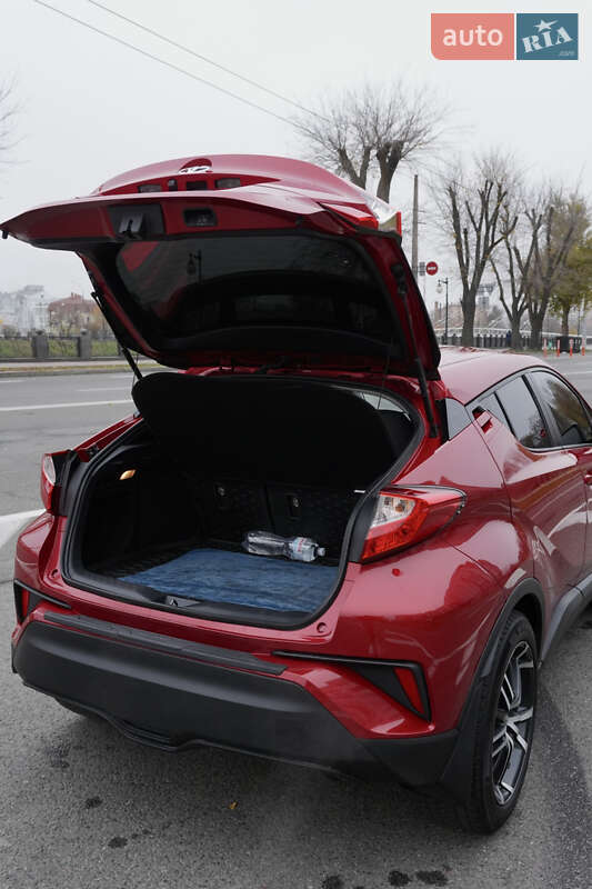 Позашляховик / Кросовер Toyota C-HR 2020 в Харкові