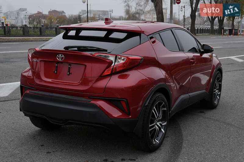Позашляховик / Кросовер Toyota C-HR 2020 в Харкові
