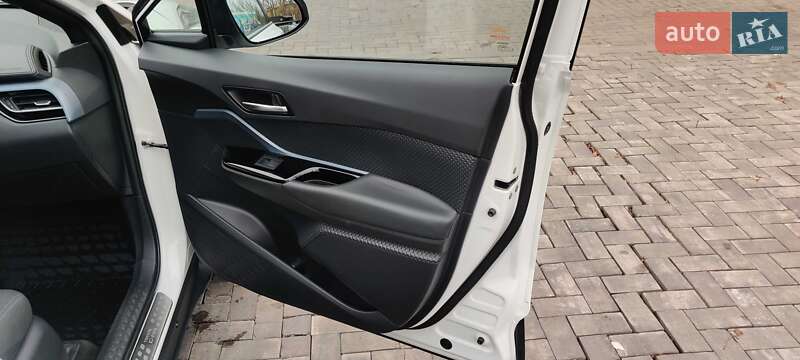 Позашляховик / Кросовер Toyota C-HR 2021 в Кривому Розі