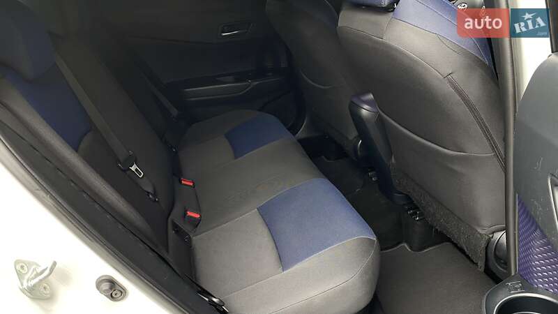 Внедорожник / Кроссовер Toyota C-HR 2018 в Одессе фото 7 Внедорожник / Кроссовер Toyota C-HR 2018 в Одессе