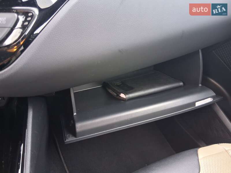 Внедорожник / Кроссовер Toyota C-HR 2020 в Львове