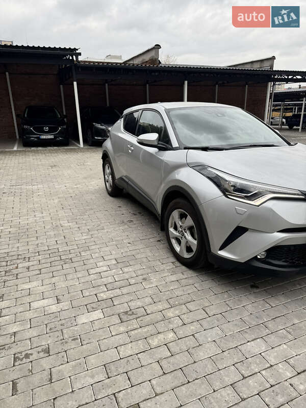 Позашляховик / Кросовер Toyota C-HR 2019 в Хмельницькому