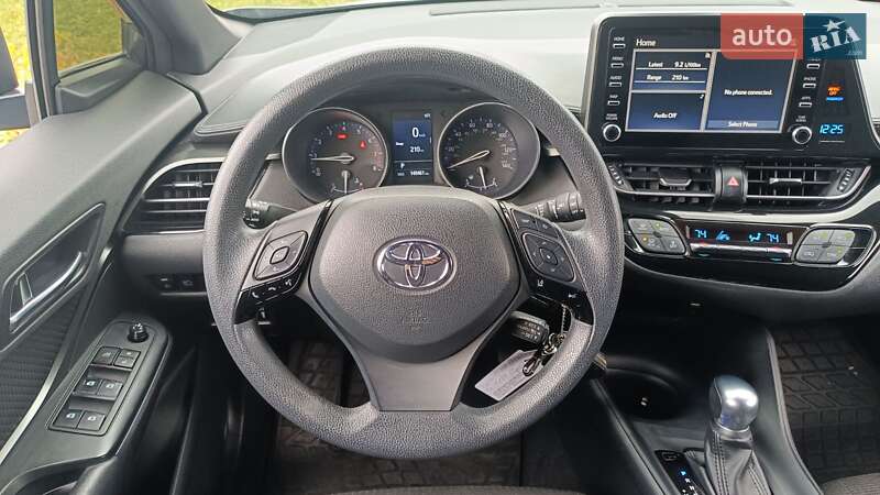 Позашляховик / Кросовер Toyota C-HR 2018 в Києві