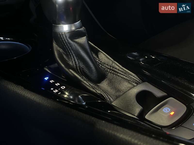 Внедорожник / Кроссовер Toyota C-HR 2018 в Виннице