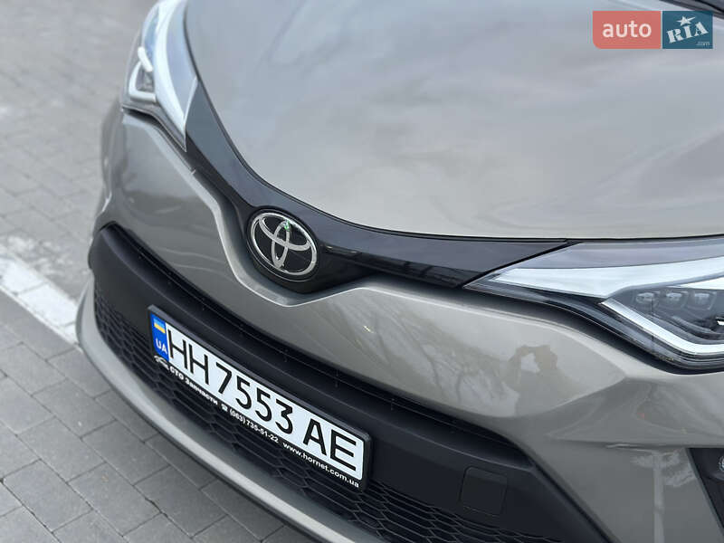 Внедорожник / Кроссовер Toyota C-HR 2020 в Одессе фото 17 Внедорожник / Кроссовер Toyota C-HR 2020 в Одессе