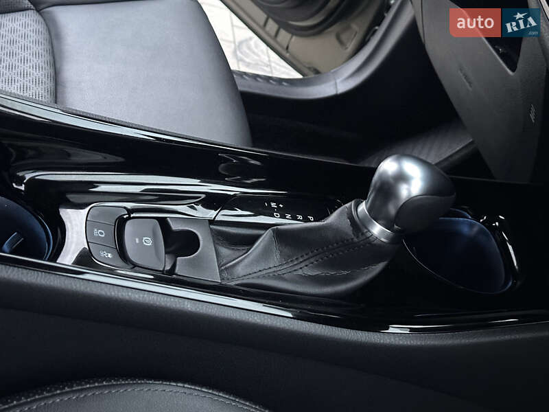 Внедорожник / Кроссовер Toyota C-HR 2020 в Одессе фото 40 Внедорожник / Кроссовер Toyota C-HR 2020 в Одессе