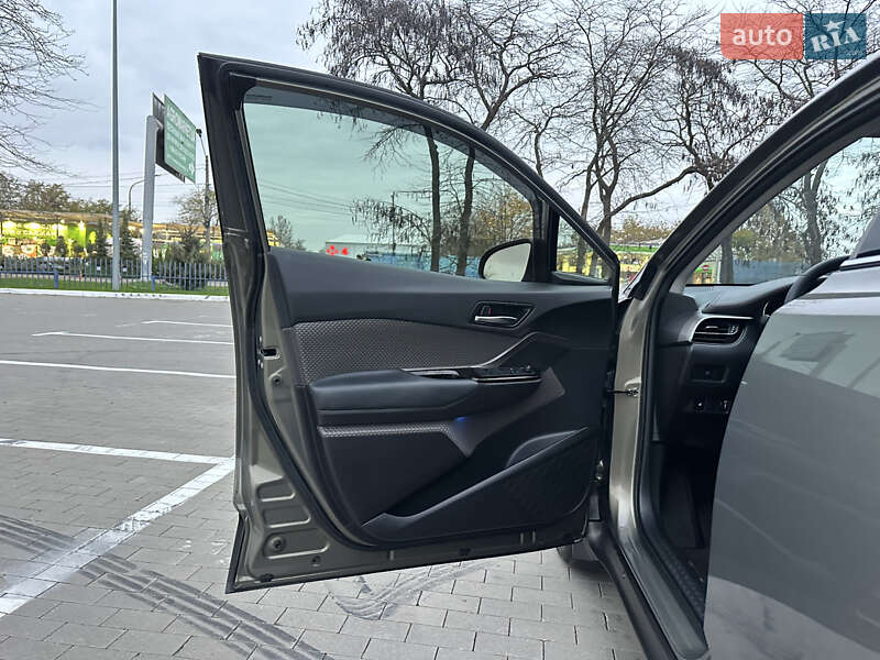 Внедорожник / Кроссовер Toyota C-HR 2020 в Одессе фото 44 Внедорожник / Кроссовер Toyota C-HR 2020 в Одессе