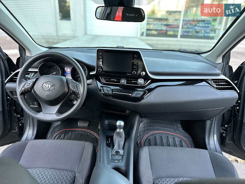 Внедорожник / Кроссовер Toyota C-HR 2020 в Одессе фото 5 Внедорожник / Кроссовер Toyota C-HR 2020 в Одессе